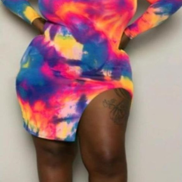 Tie-Dye Body-Con Dress - Picture 2 of 4